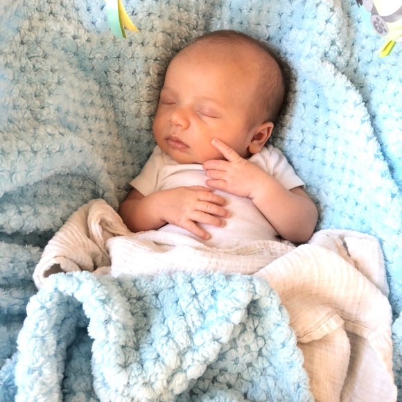 Meet your Posher, Kristen - Picture 3 of 3